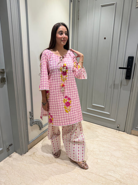 Pink Checkered Floral Kurta Set with Tassels