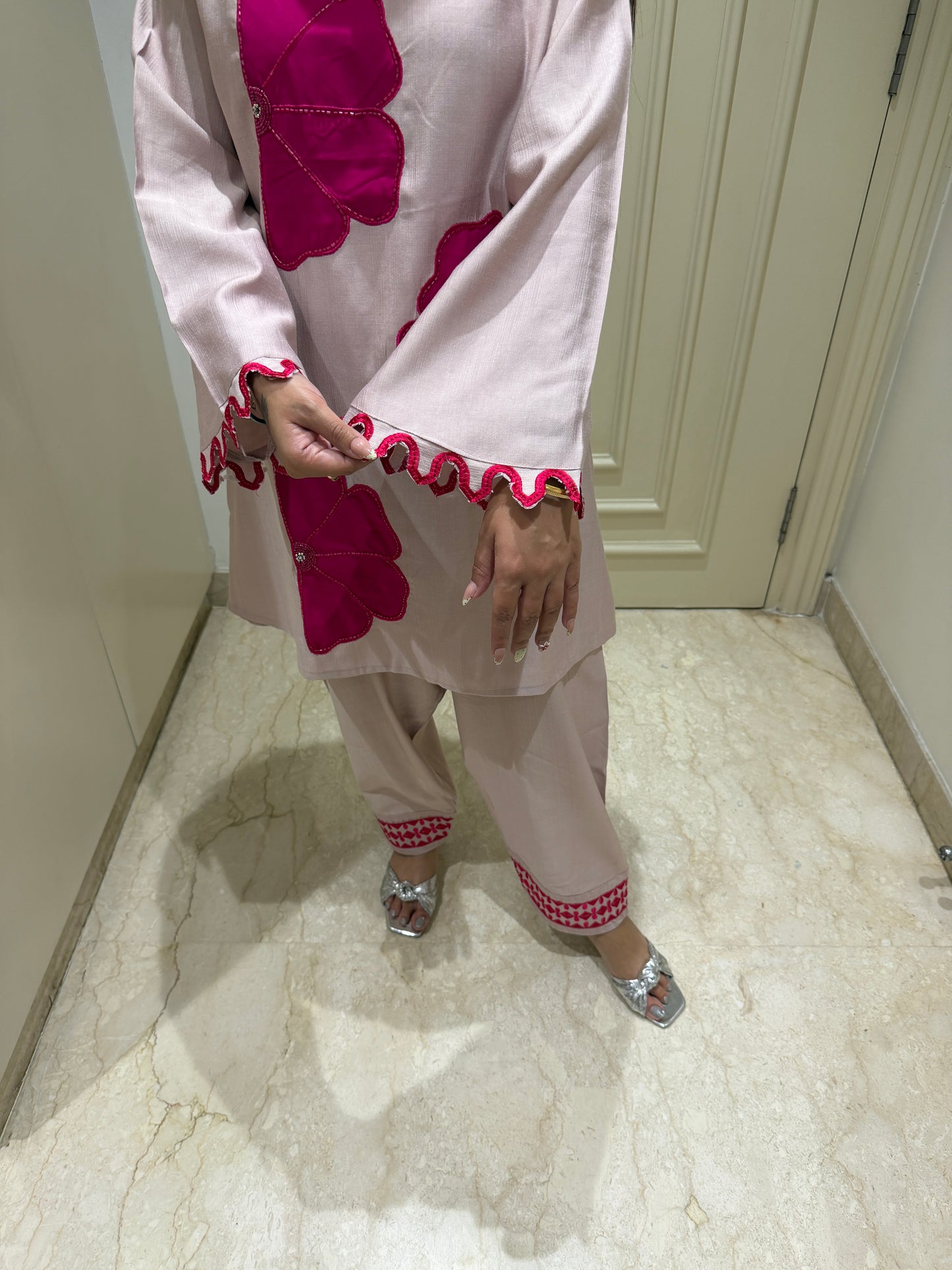 Soft Blush & Magenta Floral Appliqué Kurta Set with Gathered Pants