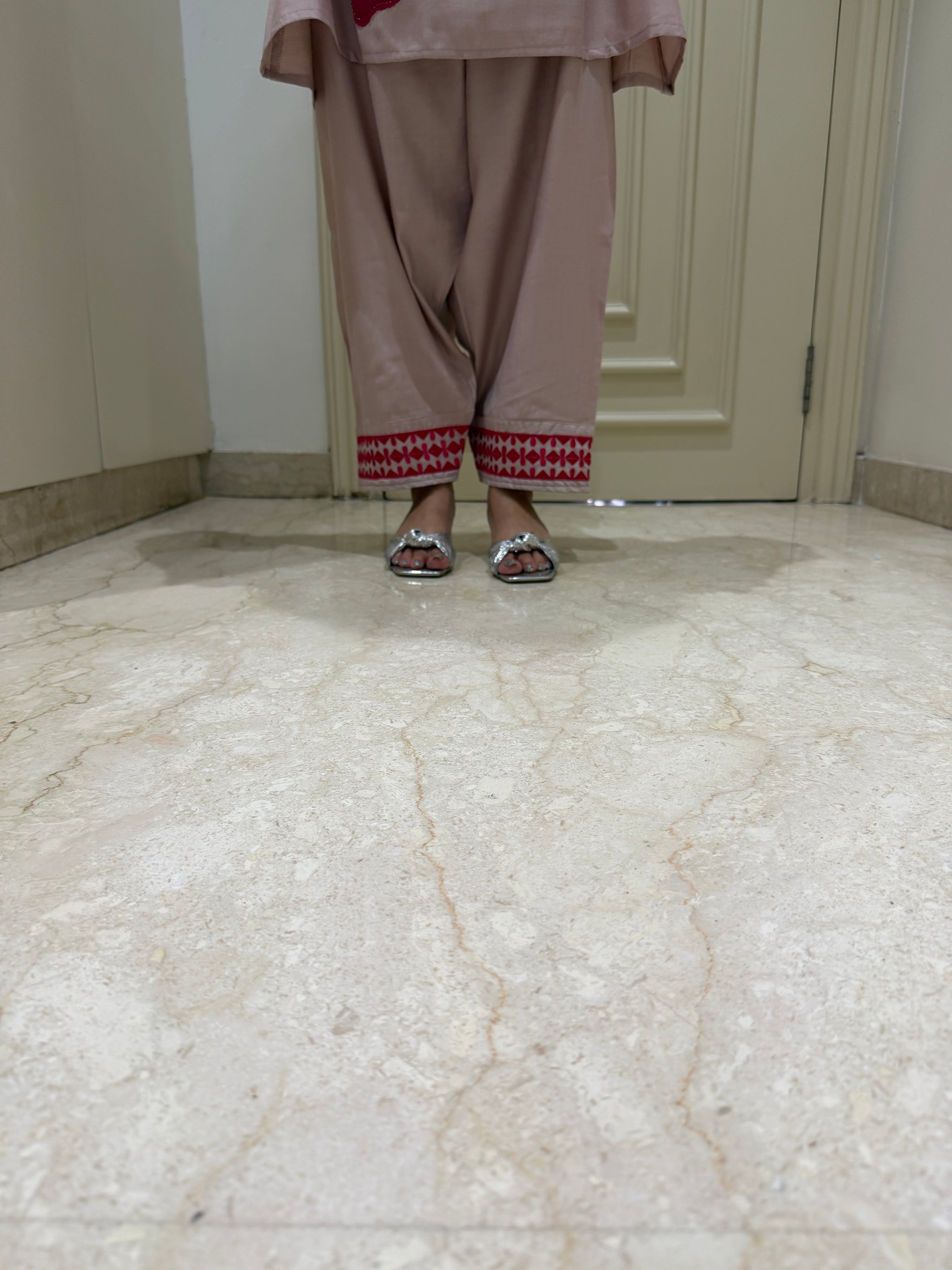 Soft Blush & Magenta Floral Appliqué Kurta Set with Gathered Pants