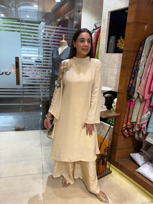 Luminous Ivory Silk-Blend Tunic Set with 3D Floral Cold-Shoulder Detail